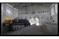 咨询鑫盛【客户现场试料】羊粪高温堆肥发酵翻堆机